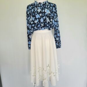 GRACIA White A-line Midi Skirt with Floral Appliqué Hem Side Zip Closure Sz XL
